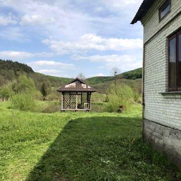 Продам будинок та земельну ділянку (разом з альтанкою та ставом)