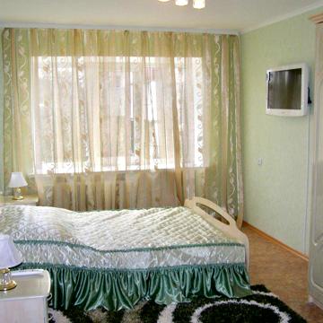 Богоявленський просп. (Жовтневий), 4