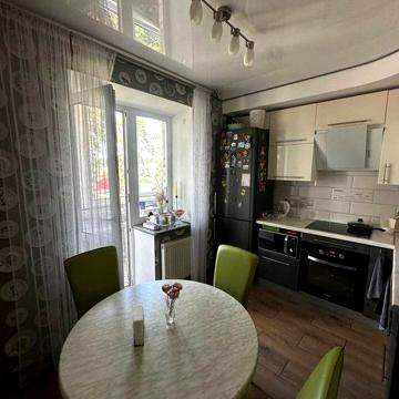 Продам 2 кім кв з АО в Озерному