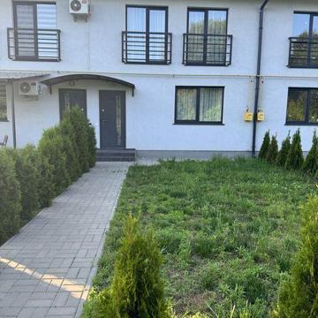 Продам новий таунхаус з ремонтом, меблями та технікою