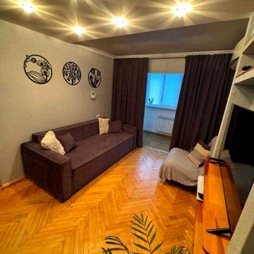 ПРОДАЖ 1к кв Симиренка , 28 Борщагівка , реомонт, з меблями, ВЛАСНИК