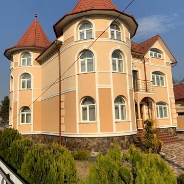 Будинок в буковинській Конча-Заспі