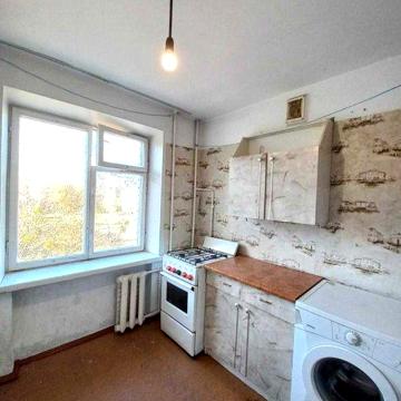 Шулявка, Машинобудівна 14, роздільна 1к квартира, метро 15 хв. пішки