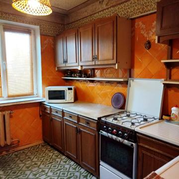 Героїв Космосу вул., 7