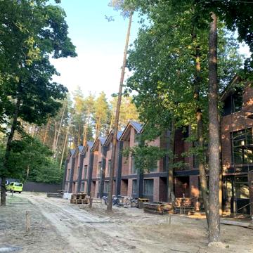 Лісова, 81в