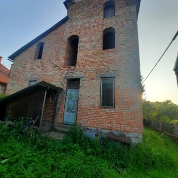 Березова, 7