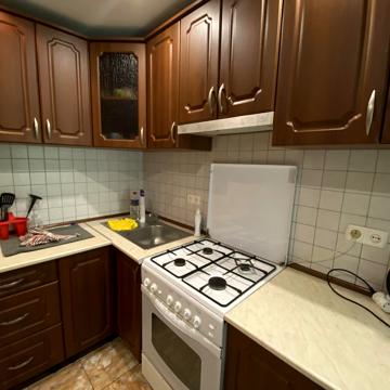 Української Перемоги вул. (Академіка Сахарова), 33
