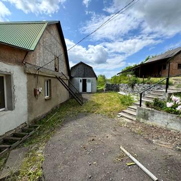 Загребельна, 93