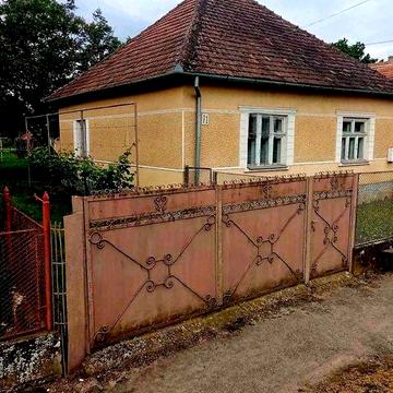 Продаж будинку в Яноші