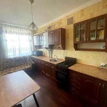 Продам простору 1-кімнатну квартиру в районі Склозаводу