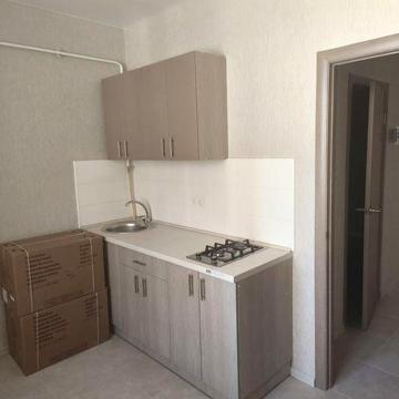 Сдам одно компания квартира 1этаж. 7 небо. Авангард