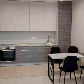 1-кімнатна квартира з дизайнерським ремонтом, вул. Зарічна, 3А