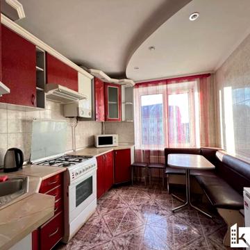 Євгена Коновальця вул., 44