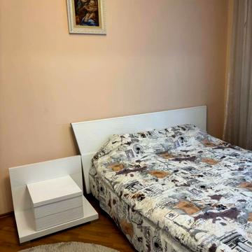 Івана Боберського вул., 19