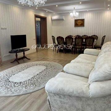 Будинок з гаражем,сауною,електроенергією 24\7 поруч озеро Золоче