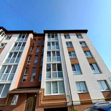 Анатолія Лабунського вул., 4