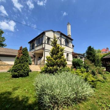 Екслюзив! Продам будинок з басейном. Біля моря.  20 соток