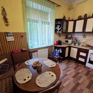 Продаж квартири в центрі міста під комерцію 112кв.м.