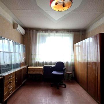 Яни Червоної вул., 9
