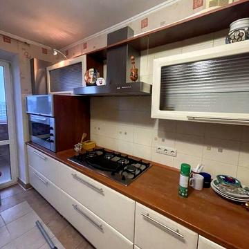 Продаж 3 кім новобудови  з ремонтом  та меблями вул.Лазаренка 48 а