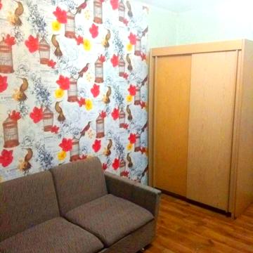 Академіка Корольова вул., 33
