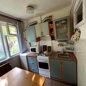 Здається 2 кімнатна на Львівській