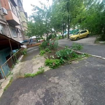 2 комнатная на Троицкой на длительный срок.