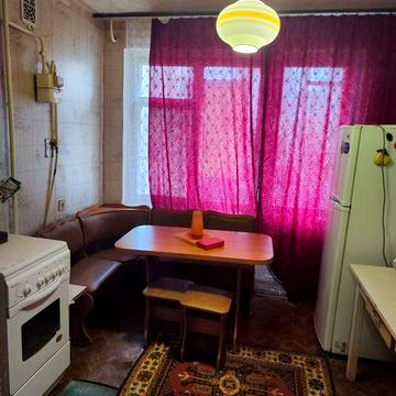 Продаю 1к/кв ул.Комонавтов 6/9,43/17/9,балкон,лоджия 18000