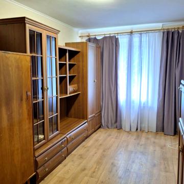Гетьмана Кирила Розумовського вул. (Миколи Краснова), 10