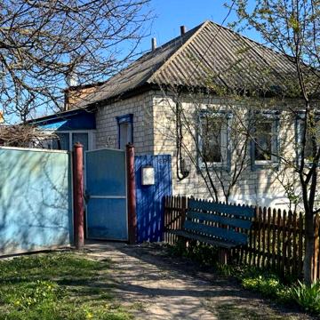 Продається будинов в центрі міста Буринь