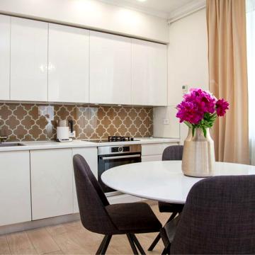Продаж 2к квартири 65м2 на пл. Князя Святослава 5
