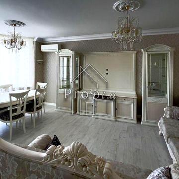 Продаж. Чотирьохкімнатна квартира, вул.Осіння 33, метро Академмістечко