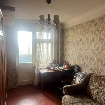 Продаж 3к квартири 68 кв. м на вул. Хорольська 10