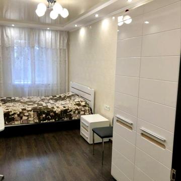 23 Серпня вул., 42