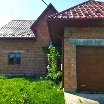 Продам дом з невеликим озером