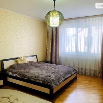 Довгострокова оренда 3к Дім Серпнева вулиця