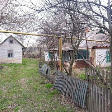 Продам участок с домом(требуется ремонт)