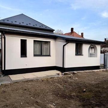 Продаж будинку-напівособняка від власника!