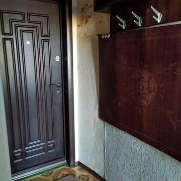 Продам простору трикімнатну квартиру