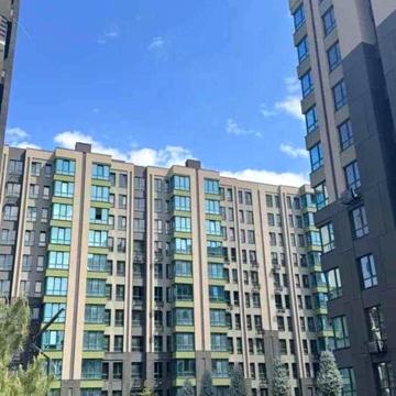 Героїв Небесної Сотні просп., 14/1