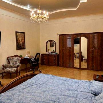 Оренда квартири в самому центрі. Великої площі: 160 кв.м.