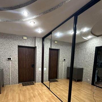 4 кімнатна квартира з паркоместом в гаражі. Центр міста