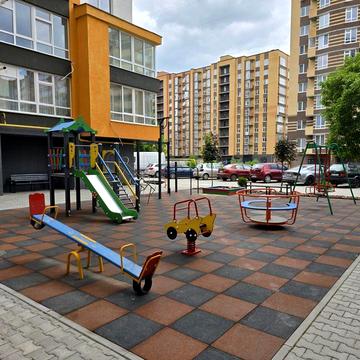 Зарічанська. 83 кв.м. з чистовими роботами!