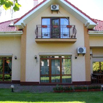 Будинок в с. Петропавлівська Борщагівка