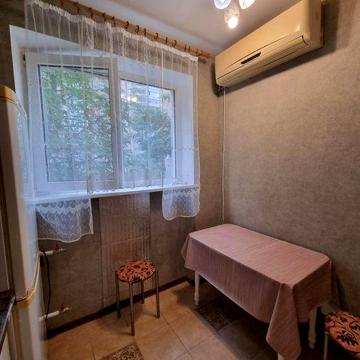 Продам 1 комнатную квартиру на Державинской