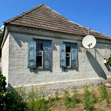 Продам дом с участком на ж/м Парус