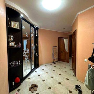 2 кімнатна простора квартира, 88 кВ.м. ЖК Озерки