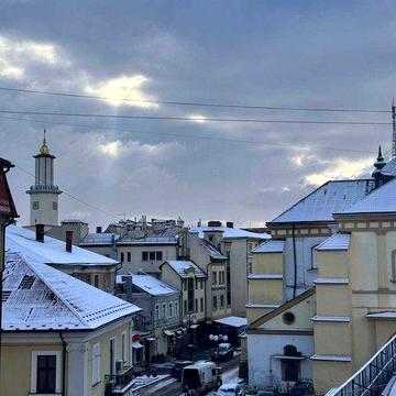 Продаж двохрівневої квартири в центрі міста . Район біля Ратуші