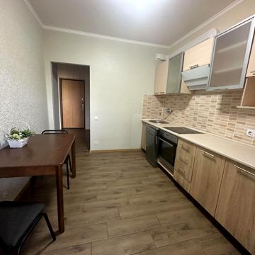 Гранітна вул., 22