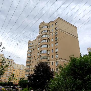 Миру вул., 27